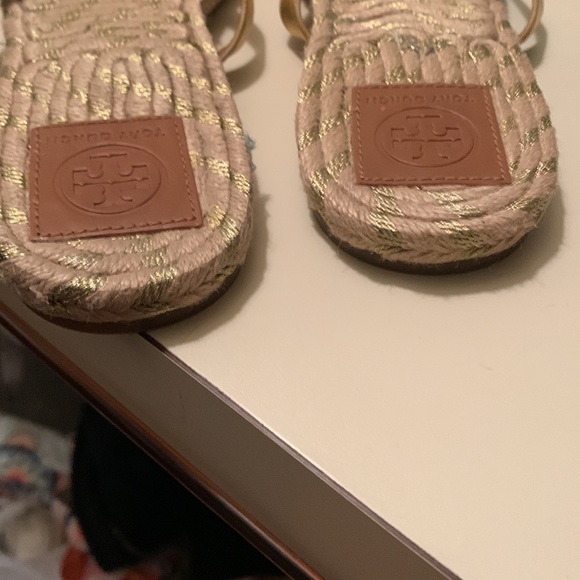 Women Tory Burch measured to be sz10 I bought and I wear sz8 being sold as is - Picture 5 of 5